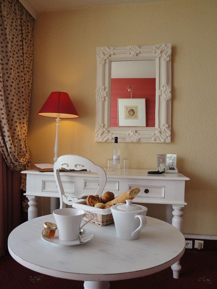 Point France Hotel